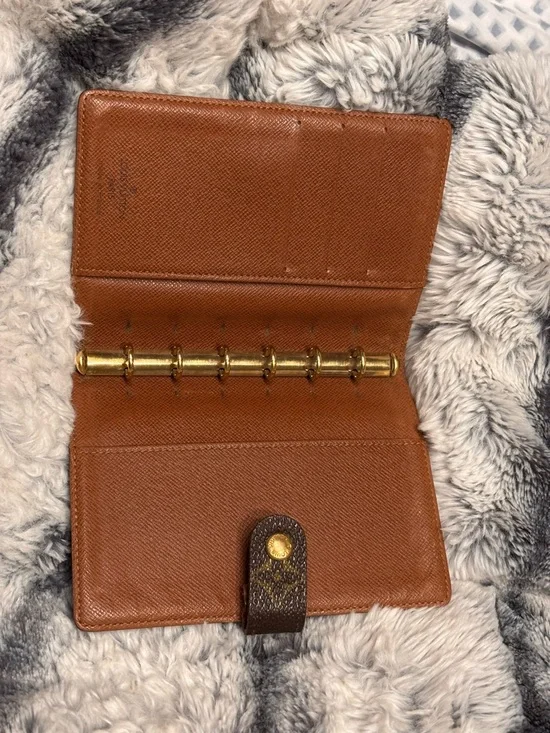 Louis Vuitton Classic Monogram PM Agenda Cover - Picture 11 of 12